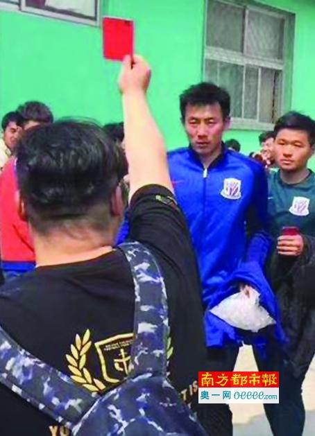 在线三级av