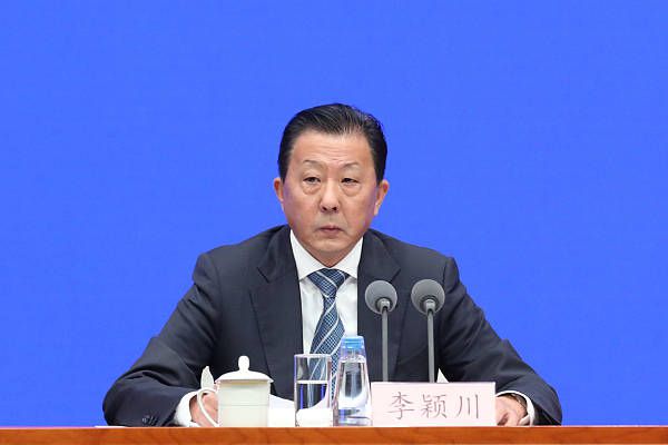 小区彩色女流