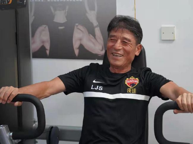 成 人 免费 黄 色 软件下载