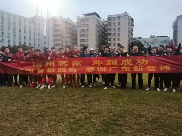设置网页打开默认全屏